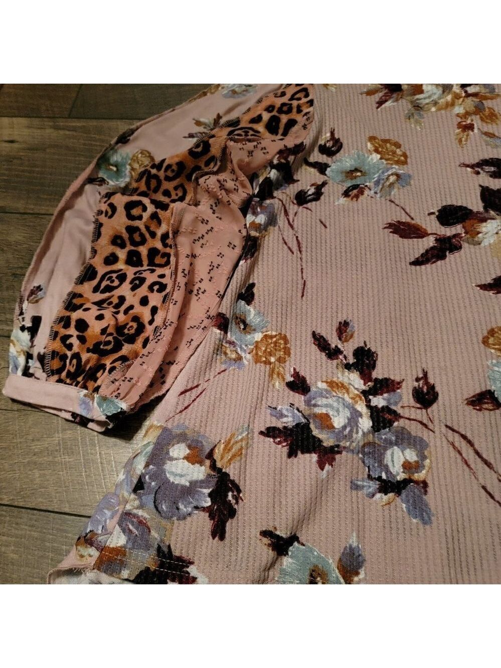 Ivy Jane Mixed Material Top.  Waffle fabric top with different kinds of fabric - Picture 6 of 9